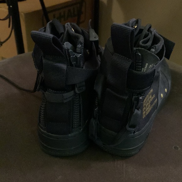 Nike Air Force 1 - Picture 3 of 7